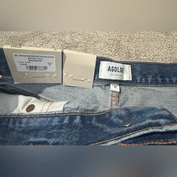 NWT AGolde Dee Short in Enamour!